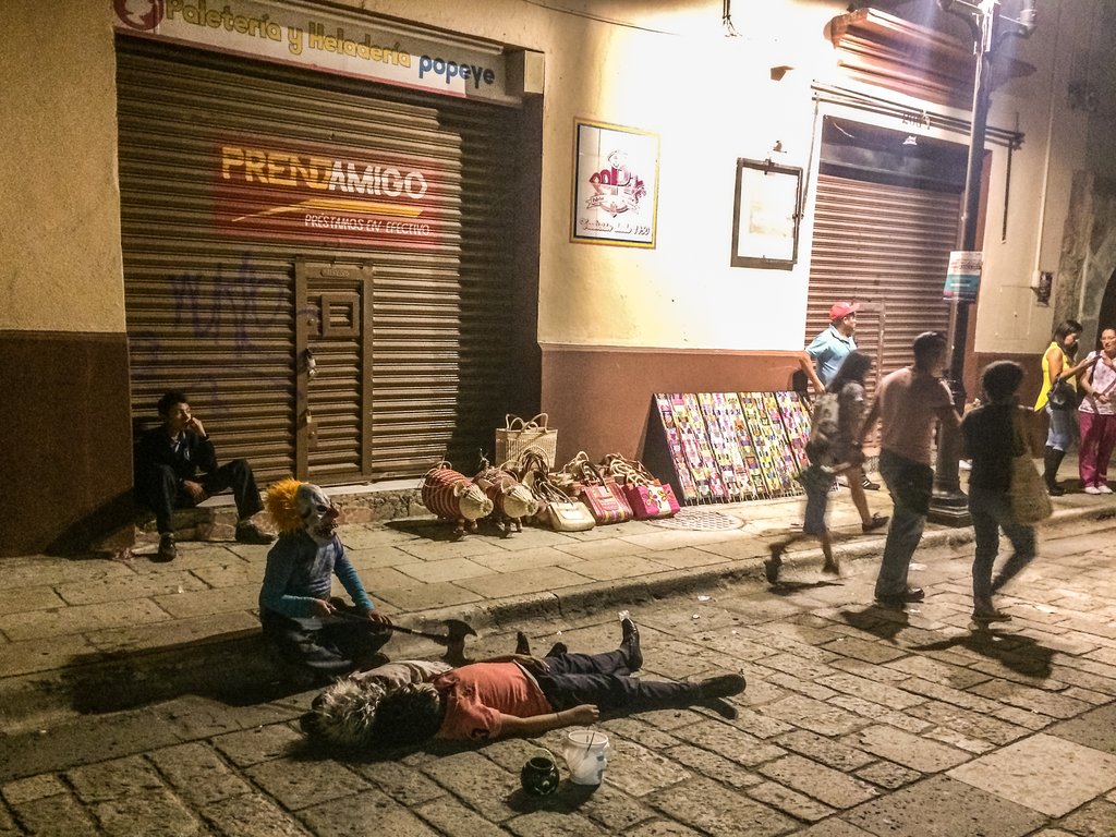 Festeggiamenti notturni nel centro di Oaxaca (S. Dalla Valle)