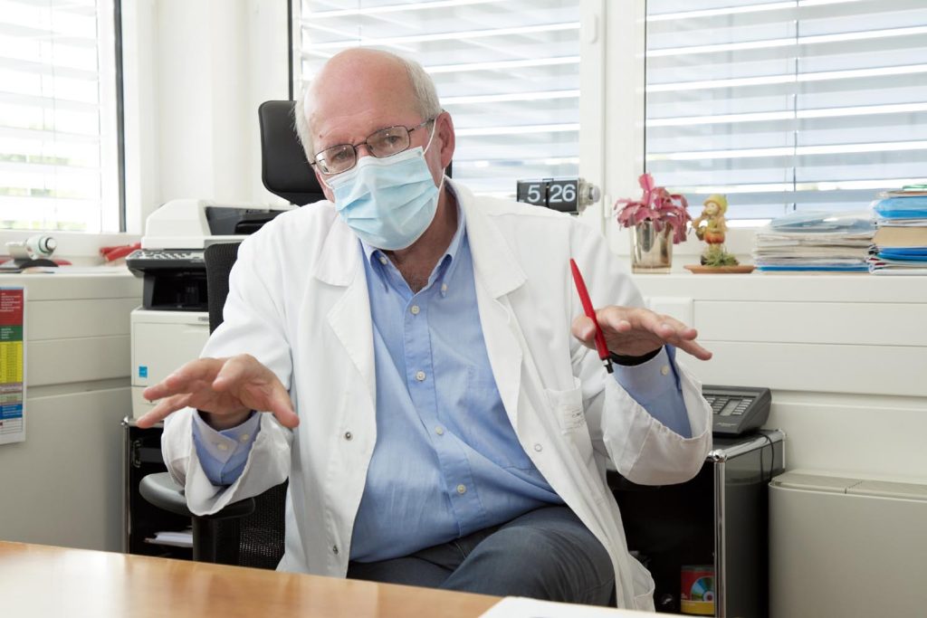 L’infettivologo e direttore dell’Epatocentro Ticino professor Andreas Cerny (Stefano Spinelli)
