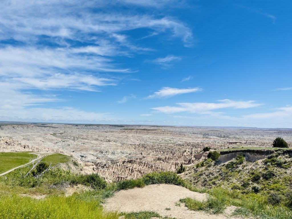 Le Badlands, le  «terre cattive» del South Dakota che schiudono un paesaggio spettacolare, fatto di canyon