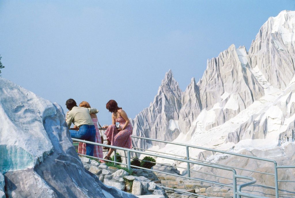 Luigi Ghirri, Rimini, 1977 (@ Eredi Luigi Ghirri)