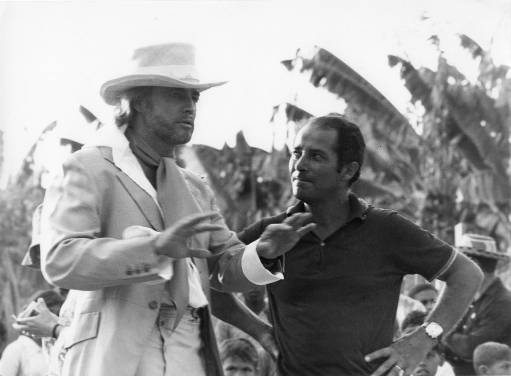 Marlon Brando e Gillo Pontecorvo sul set di Queimada, 1968
