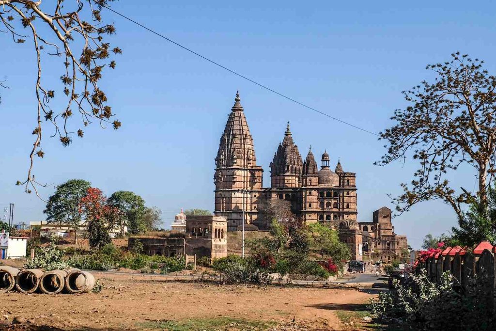 Ram Raja in lontananza