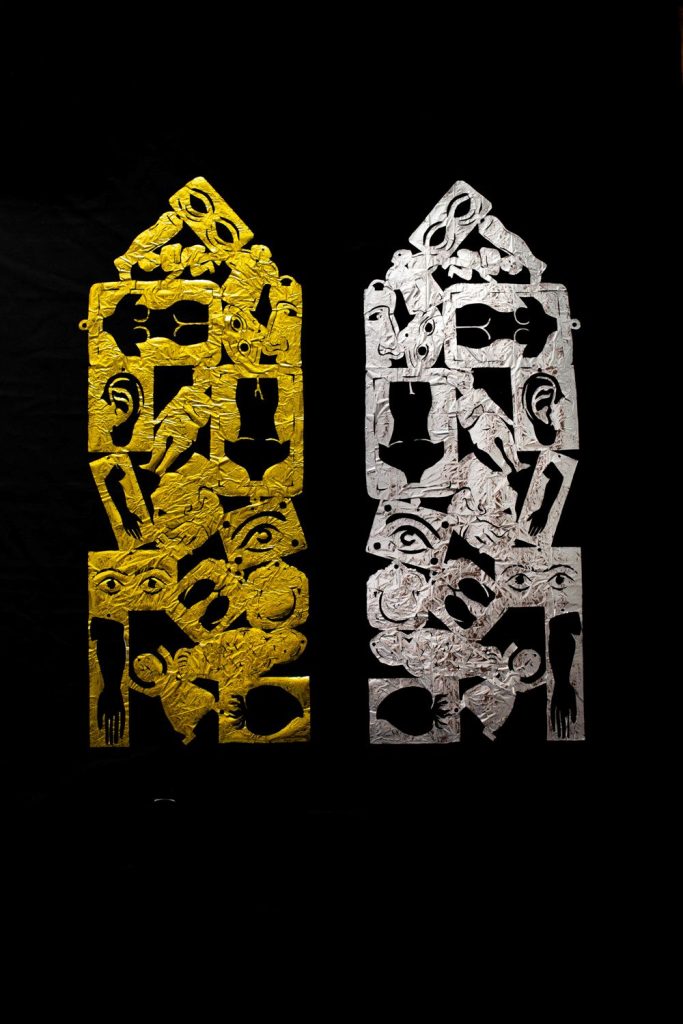 Mariapia Borgnini, Ex voto, 2021
Ritagli di coperta isotermica lato argento e lato oro; installazione 10 elementi (nel particolare dell’immagine sono 2) (Collezione dell’artista)
