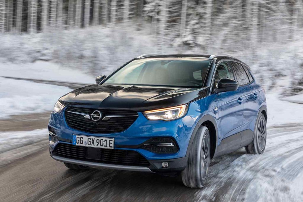 Il nuovo modello della Opel: Grandland X Hybrid4