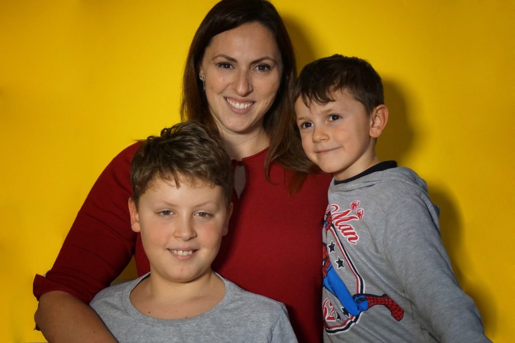 Giuditta Pasotto con i figli Guglielmo e Gherardo