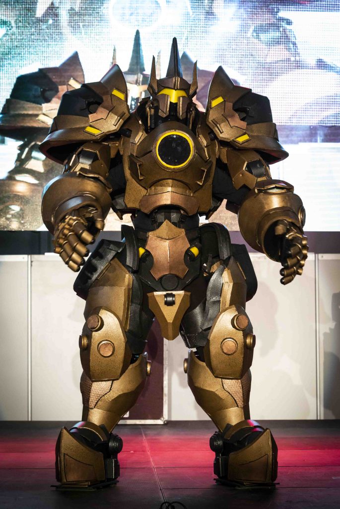 Una delle spettacolari armature dei Prizmatec, famiglia italiana di cosmakers e cosplayers 