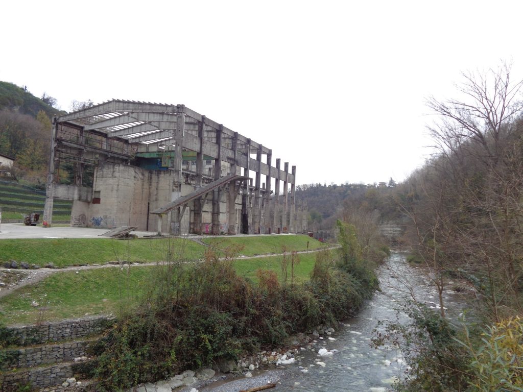Dalla natura al manufatto: al Parco delle gole della Breggia si riflette anche sulle impronte che l’uomo lascia sul territorio (E. Stampanoni)