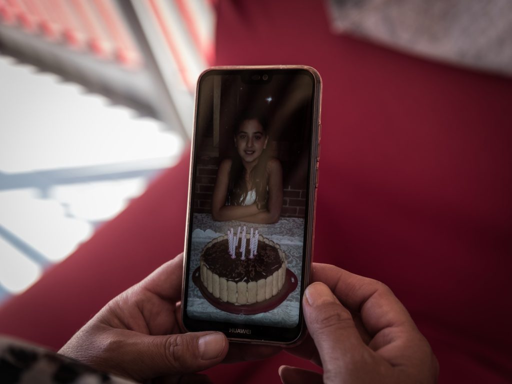 La madre di Laura, Giovanna, continua a parlare di sua figlia perché non venga dimenticata
