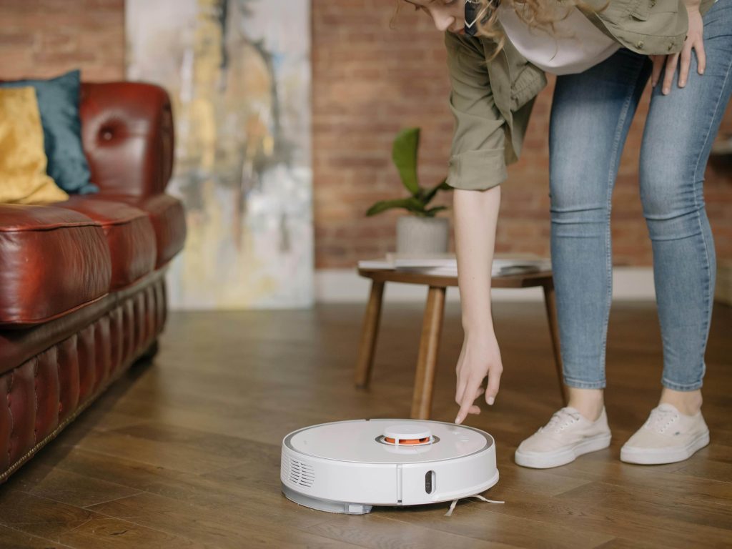 Molta la tecnologia al nostro servizio eppure il tempo che dedichiamo alle faccende domestiche non diminuisce (pexels.com)
