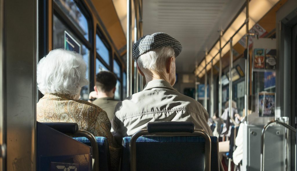 Quest’anno in Svizzera saranno lanciate tre campagne di sensibilizzazione dedicate al tema degli abusi sugli anziani (Keystone)