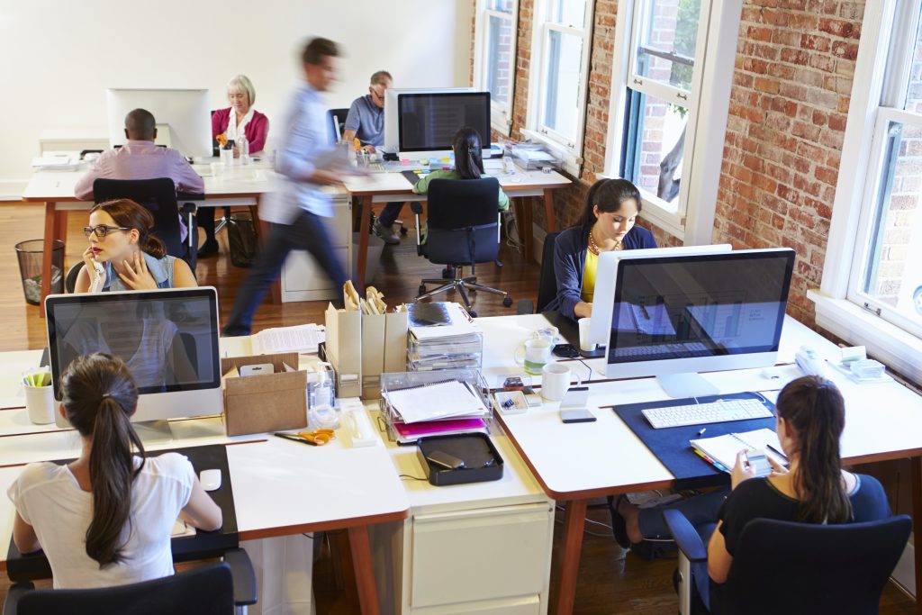 «In Occidente il lavoro è diventato un fattore identitario dopo che gli esseri umani si sono trasferiti nelle città» (Shutterstock)