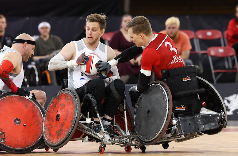 Uno scontro durante i Campionati europei di Rugby che ha visto coinvolta anche la nazionale svizzera (Associazione Svizzera dei Paraplegici)