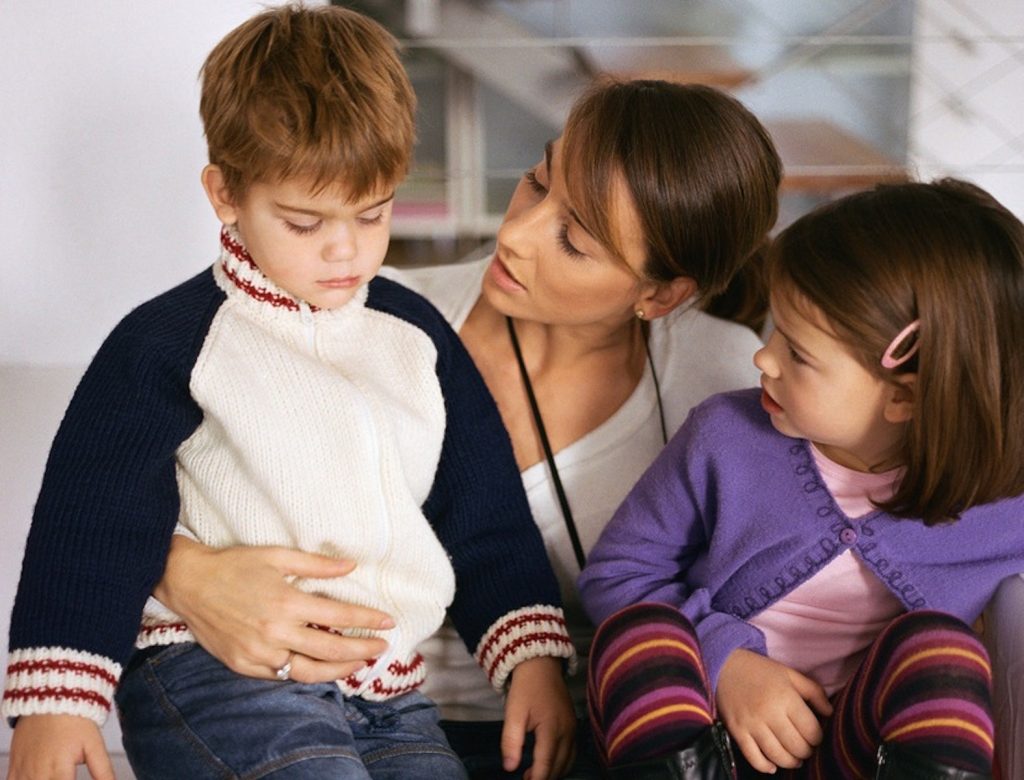 Di fronte al turbamento dei bambini l'atteggiamento migliore è restare disponibili all’ascolto e al dialogo in momenti riservati e in spazi protetti (Keystone)