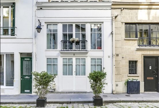 Sono in molti ad avere l'hobby di spulciare gli annunci immobiliari (lefigaroimmobilier.fr)