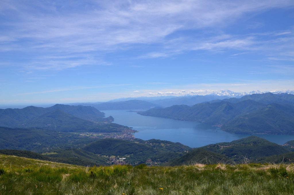 Vista dal Lema verso ovest sul lago Verbano