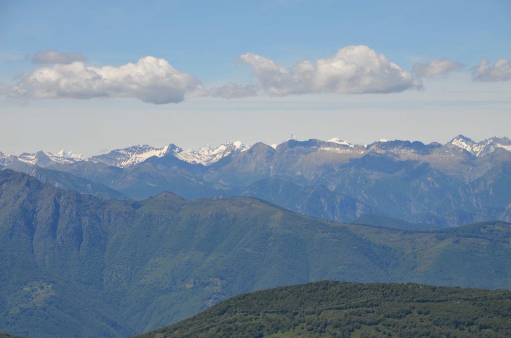 Vista dal Lema verso le Alpi bernesi