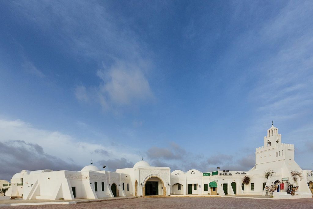 Il Museo di Guellala è un  museo etnografico che illustra le tradizioni popolari di Djerba e della Tunisia
