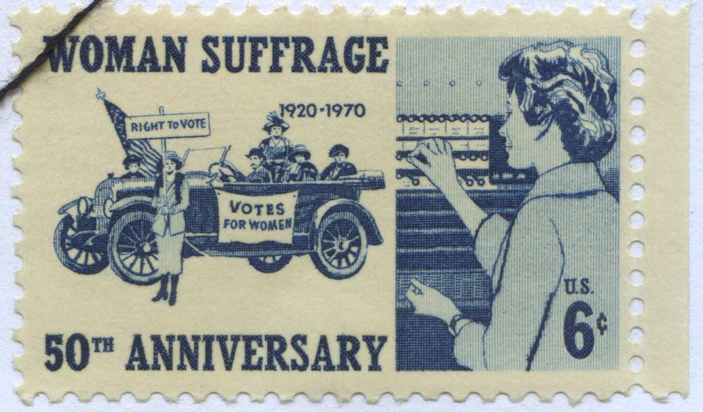 Francobolla stampato per la commemorazione del 50esimo del suffragio femminile negli Stati Uniti (Wikipedia) 