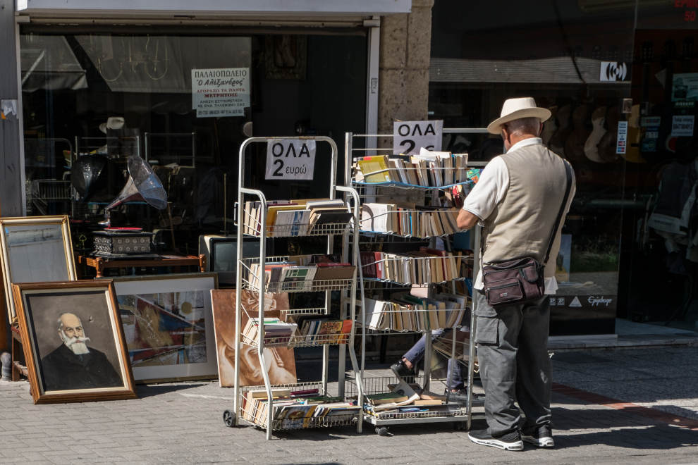 Una bancarella di libri nel centro pedonale (Simona Dalla Valle)