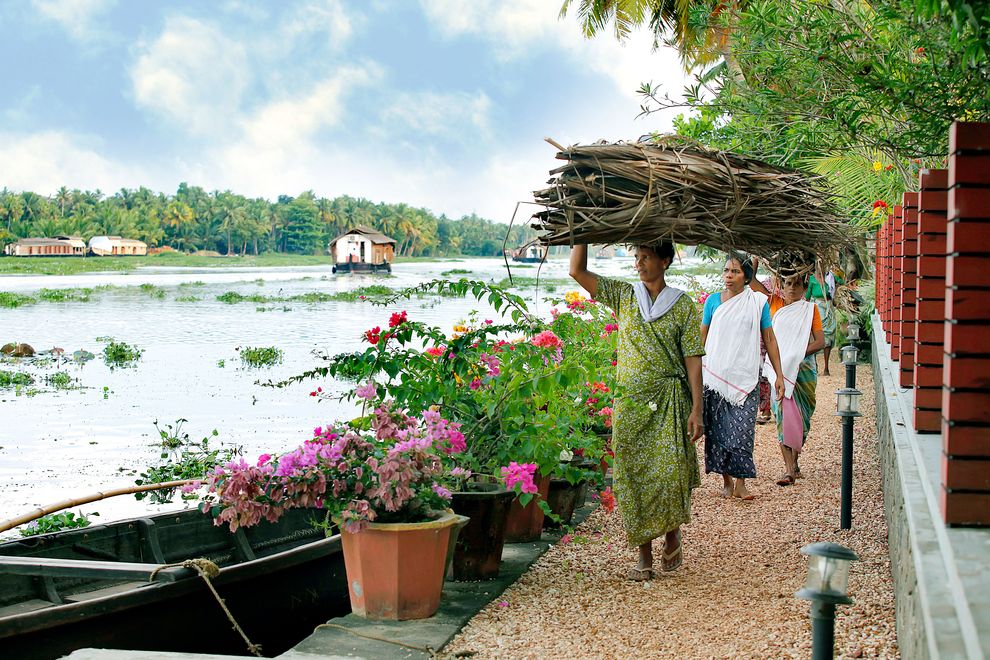 Donne al lavoro tra i canali nei pressi di Cherthala (Philip Kuttys Farm)