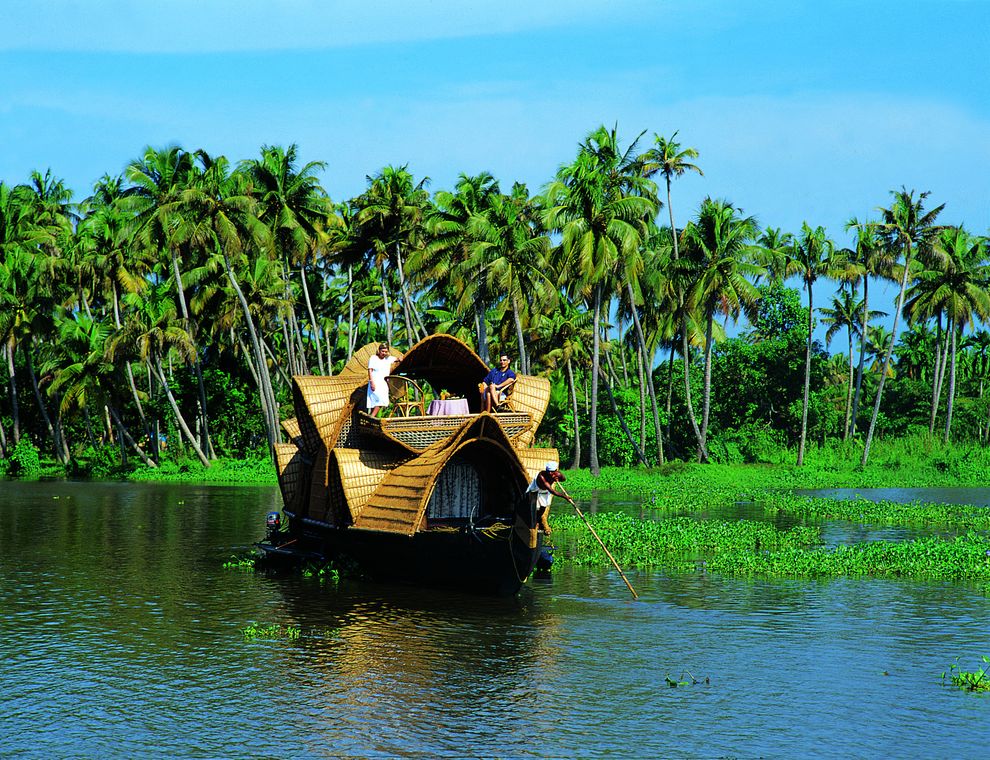 Kettuvalam in navigazione sul lago Vembanad (Incredible india)