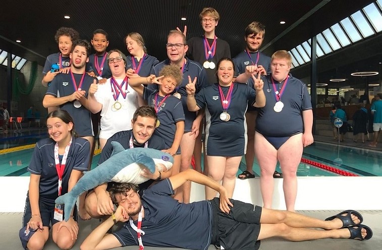 La squadra Shark Team 2000