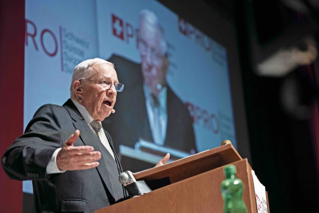 Christoph Blocher, trent’anni dopo il no allo SEE, resta un’icona degli oppositori all’integrazione europea (Keystone)