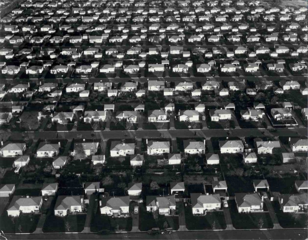 Margaret Bourke-White, Levittown, NY, 1951 printed 1961 (Fondazione Rolla)