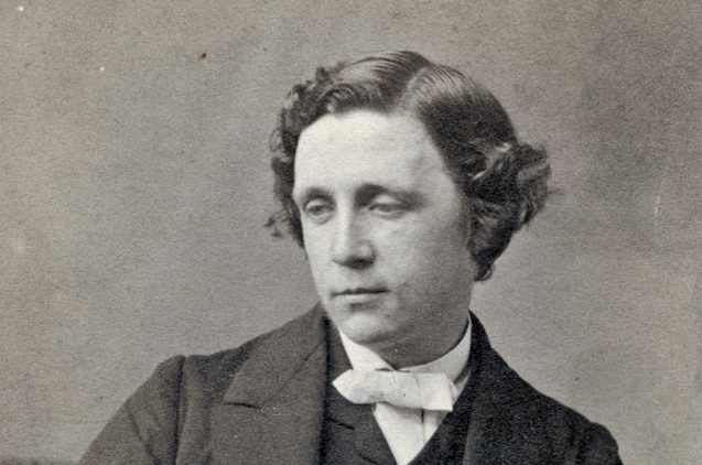 Lo scrittore, matematico e prete Lewis Carroll in un'immagine del 1863 (Wikipedia)
