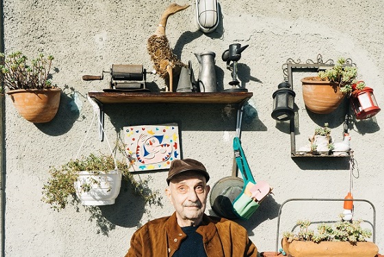 Cito Steiger sul suo balcone luganese (Vincenzo Cammarata)