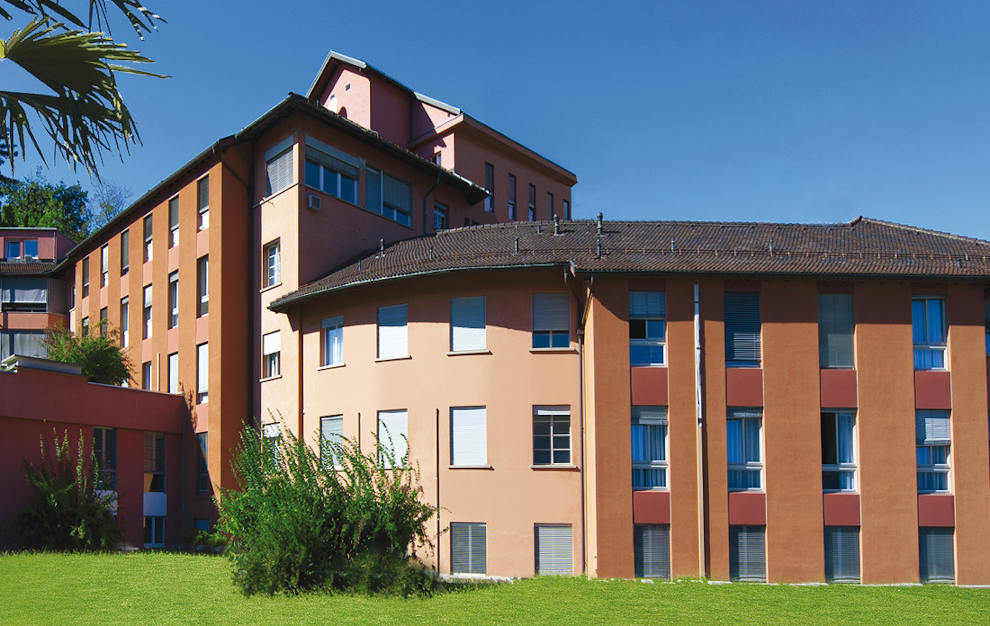 La Clinica Sant’Anna di Sorengo, dove lavora la levatrice Veronica Birtolo (clinicasantanna.ch)