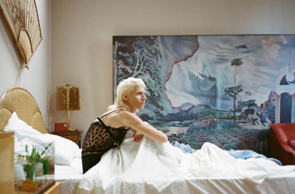 Silvia Calderoni in un episodio di Ouverture Of Something That Never Ended (Page Powell)
