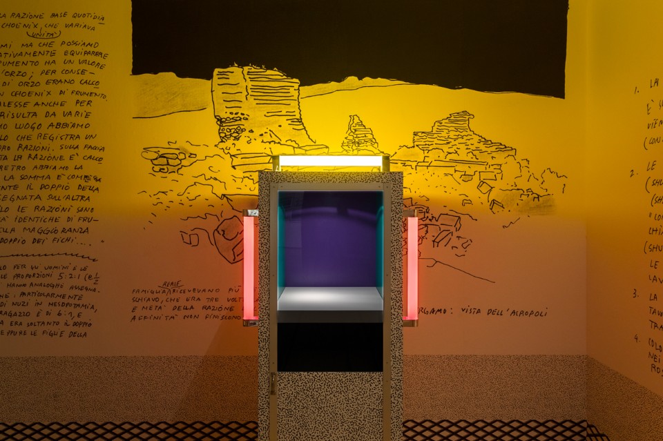 La mostra, ospitata al Palazzo della Triennale di Milano, resterà aperta fino a marzo