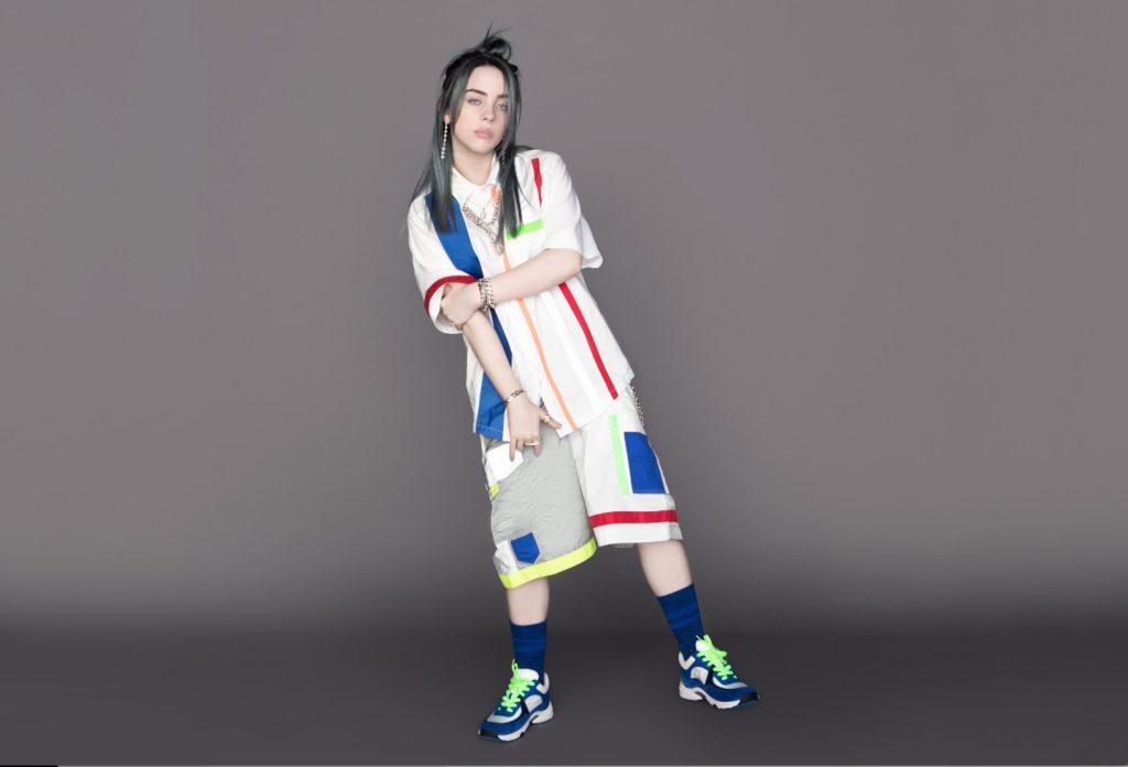 Billie Eilish disegna e produce anche gadget e vestiti (Universal Music)