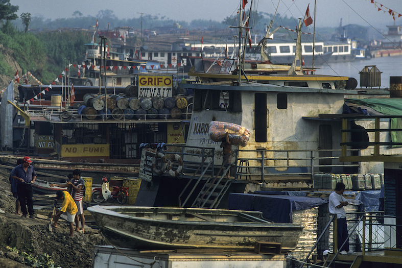 Porto di Pucallpa. Il fiume Ucayaly collega Pucallpa a Iquitos, città dove vivono più di 400mila abitanti, e capitale dell’Amazzonia peruviana