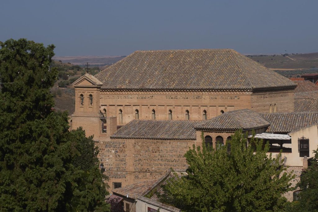 Toledo. La sinagoga di El Transito è famosa per la sua ricca decorazione in stucco, che regge il confronto con l'Alcazar di Siviglia