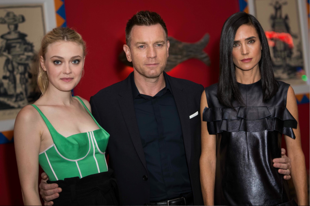Ewan McGregor in una recente foto scattata a Roma con Dakota Fanning e Jennifer Connelly in occasione della prima del film (Keystone)