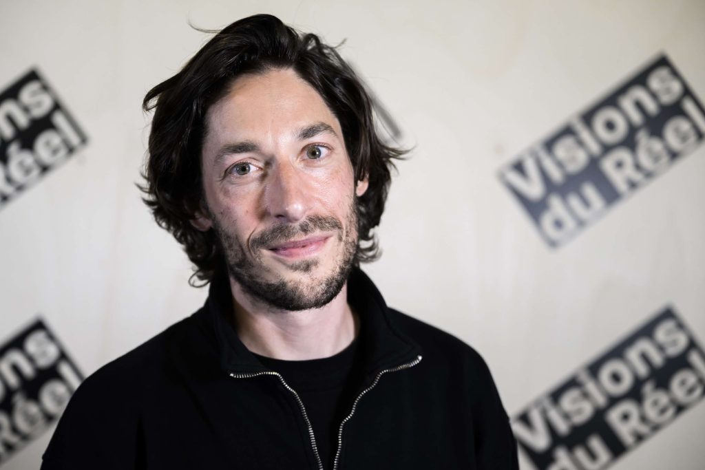 Il regista svizzero Tizian Buechi dopo aver vinto il Gran Premio della Giuria con il suo film The Island  della 53a edizione del Festival (Keystone)