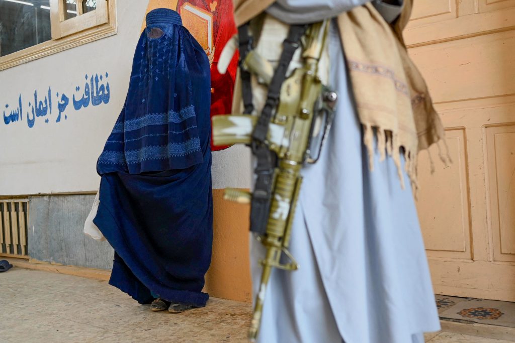Fayzabad, nel nord dell’Afghanistan, tra mitragliatrici e donne velate (Keystone)