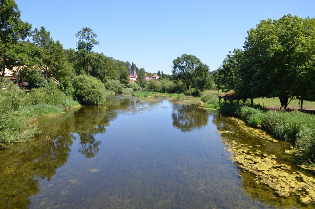 Il Doubs scorre senza fretta