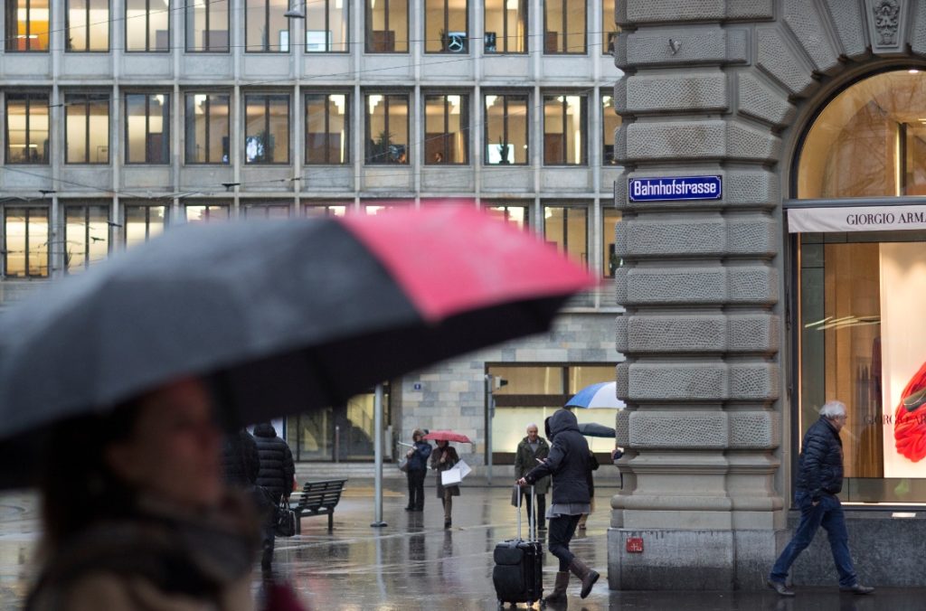 Per ridurre i rischi il Gruppo di Basilea ha formulato 5440 pagine di raccomandazioni alle banche (Keystone)