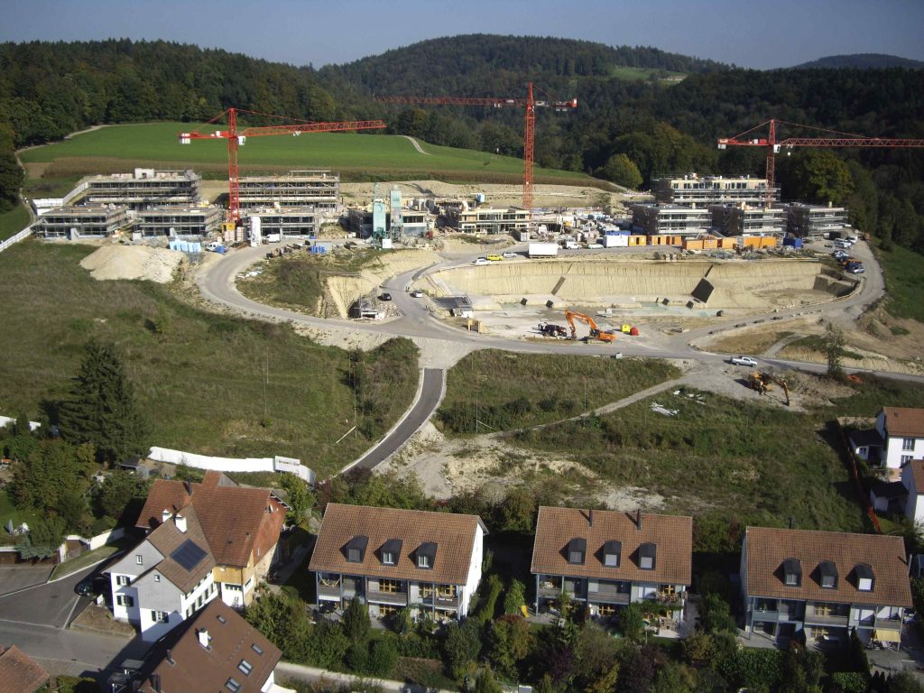 In Svizzera ogni giorno viene cementificato l’equivalente di 8 campi di calcio (Keystone)