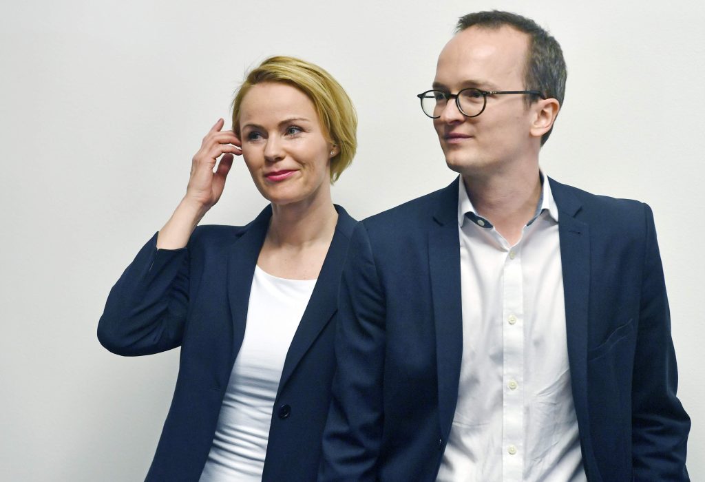 I due neo-eletti nel Consiglio di Stato di Zurigo. Natalie Rickli (UDC) e Martin Neukom (Verdi) (Keystone)