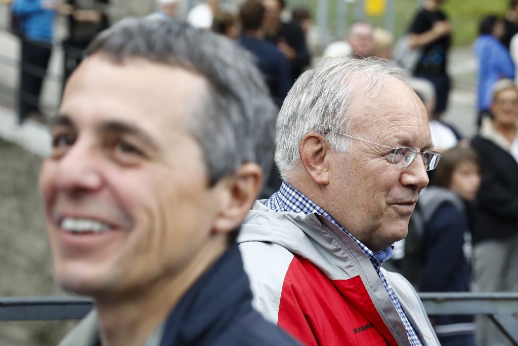 Con le loro dichiarazioni Ignazio Cassis e Johann Schneider-Ammann hanno scatenato una reazione inusitata (Keystone)