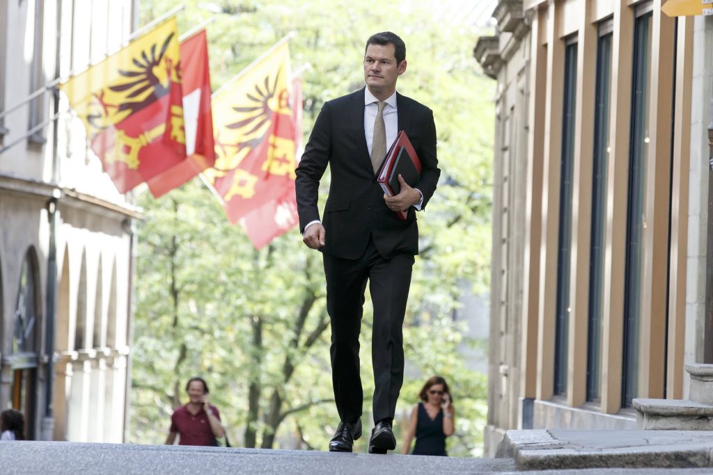 Pierre Maudet è stato costretto a rinunciare a molto del suo potere esecutivo (Keystone)