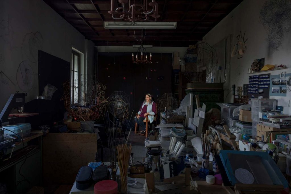 Penelope Margaret Mackworth-Praed nel suo studio di Carona  (Roberto Pellegrini/ProLitteris)