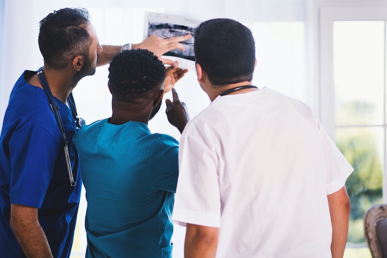Una diagnosi potrebbe coinvolgere più specialisti (Pexels.com)
