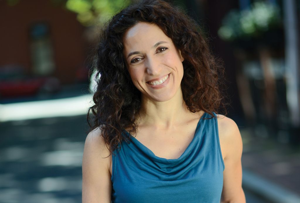 Un'immagine della scrittrice Rachel Kadish (youtube)