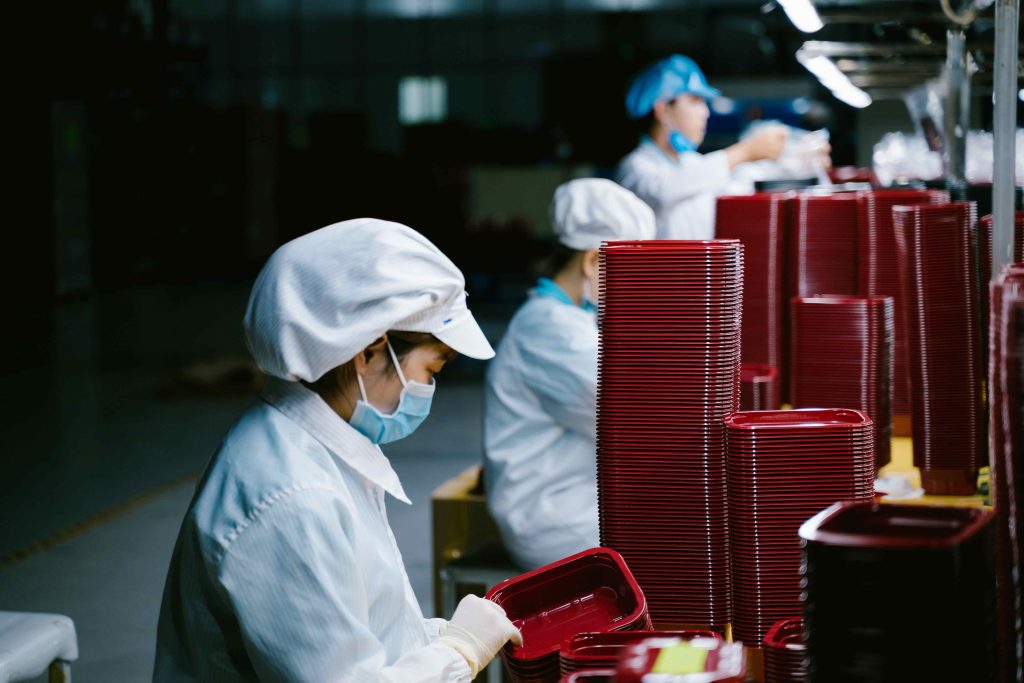 In Cina gli stessi genitori a volte incoraggiano i figli a restare a loro carico in attesa di trovare un posto all’altezza delle loro aspettative, anziché subire l’umiliazione di «tornare in fabbrica» (Pixabay)