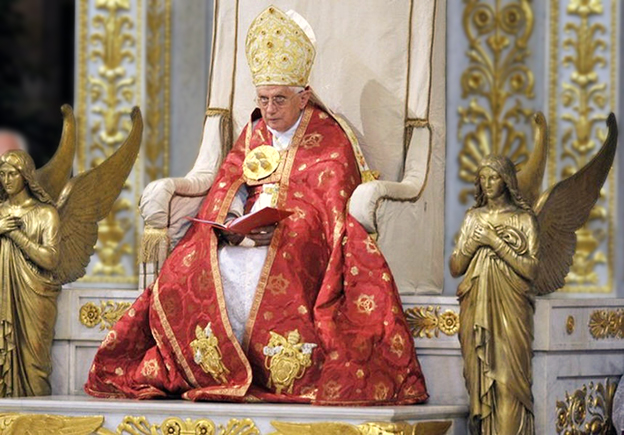 Quando ancora era il solo Papa sulla terra, Ratzinger nel 2010